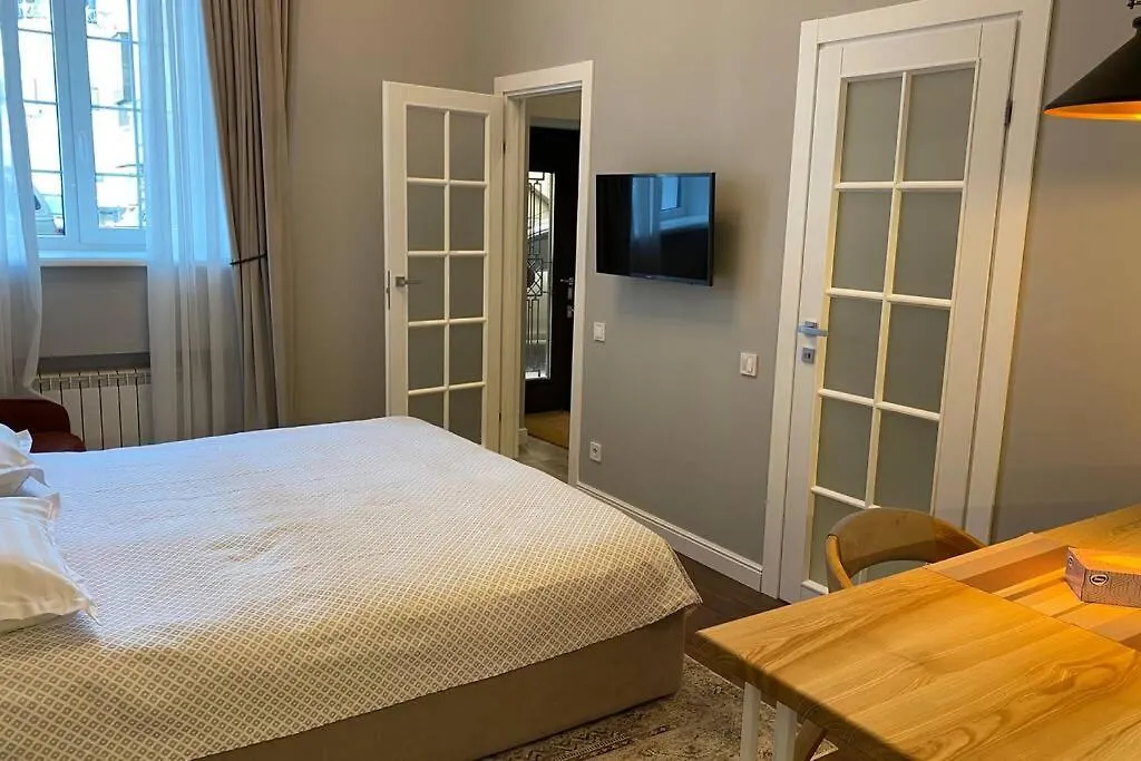 Apartament Hidden Gem With Its Own Private Entry At Lypky Kijów Ukraina